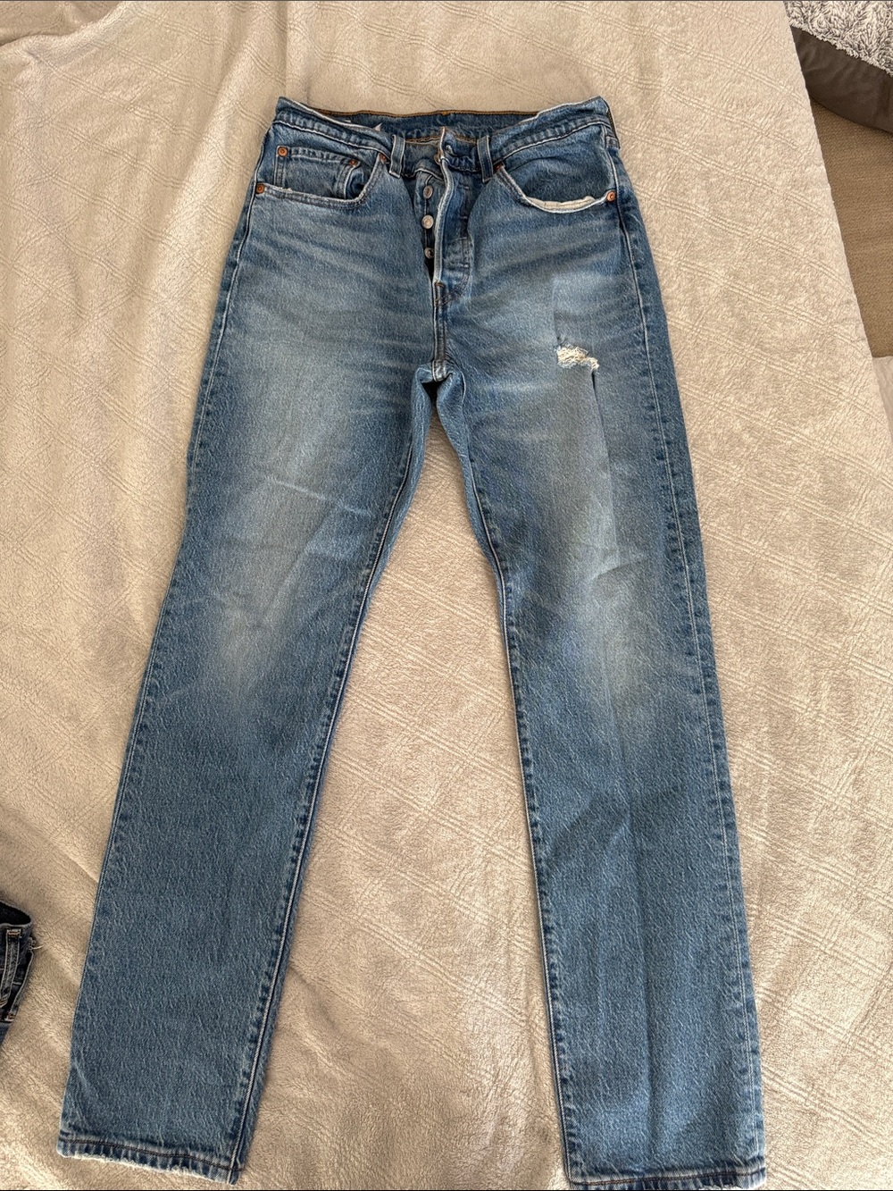 Levis 501 Straight-Leg Women's Jeans in Medium Blue Wash size 30 x 32